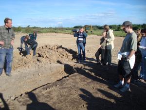 <img300*0:stuff/z/1/Valla%2520Archaeology%2520Excavation/DSC04216.JPG>