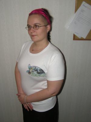 <imgl300*0:stuff/z/1/hedda%2520t-shirts/p1010016.jpg>