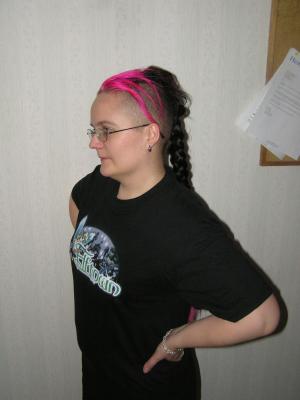 <imgl300*0:stuff/z/1/hedda%2520t-shirts/p1010019.jpg>
