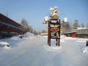<img300*0:stuff/z/1/igloo%2520building/DSC08385.JPG>