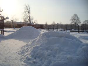 <img300*0:stuff/z/1/igloo%2520building/DSC08388.JPG>