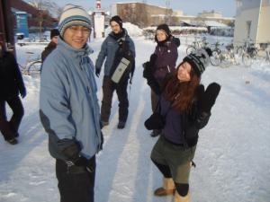 <img300*0:stuff/z/1/igloo%2520building/DSC08389.JPG>