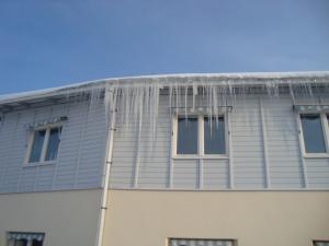 <img300*0:stuff/z/1/igloo%2520building/DSC08390.JPG>