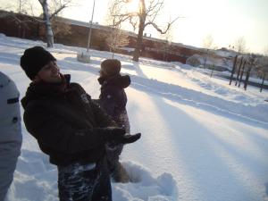 <img300*0:stuff/z/1/igloo%2520building/DSC08398.JPG>