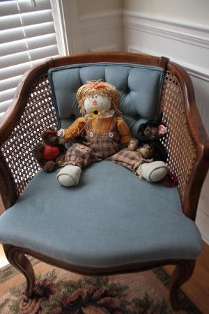 <img300*0:stuff/z/103106/Home%2520Furniture%2520Photos/i1229820008_4.jpg>