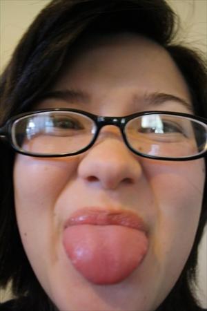 <img300*0:stuff/z/103106/Self%2520Faces%2520With%2520Glasses/i1233250389_10.jpg>