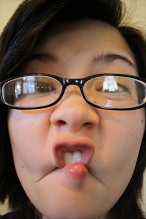 <img300*0:stuff/z/103106/Self%2520Faces%2520With%2520Glasses/i1233250389_12.jpg>