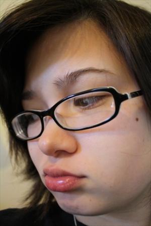 <img300*0:stuff/z/103106/Self%2520Faces%2520With%2520Glasses/i1233250389_13.jpg>