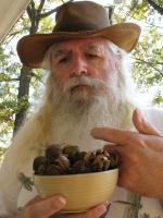 <img0*200:stuff/z/10620/10-22-08%2520Portraits%2520with%2520Hickory%2520Nuts/10-22-08%20020.jpg>