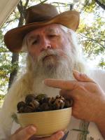 <img0*200:stuff/z/10620/10-22-08%2520Portraits%2520with%2520Hickory%2520Nuts/10-22-08%20021.jpg>