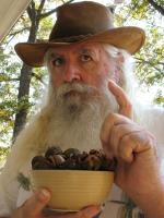 <img0*200:stuff/z/10620/10-22-08%2520Portraits%2520with%2520Hickory%2520Nuts/10-22-08%20022.jpg>