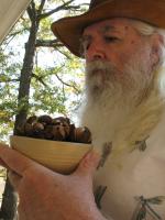 <img0*200:stuff/z/10620/10-22-08%2520Portraits%2520with%2520Hickory%2520Nuts/10-22-08%20023.jpg>