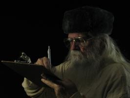 <img0*200:stuff/z/10620/11-15-08%2520Father%2520Yule%2520with%2520Clipboard/11-15-08%20304.jpg>