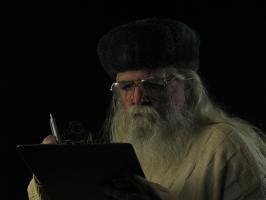 <img0*200:stuff/z/10620/11-15-08%2520Father%2520Yule%2520with%2520Clipboard/11-15-08%20306.jpg>