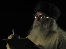 <img0*200:stuff/z/10620/11-15-08%2520Father%2520Yule%2520with%2520Clipboard/11-15-08%20307.jpg>