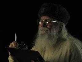 <img0*200:stuff/z/10620/11-15-08%2520Father%2520Yule%2520with%2520Clipboard/11-15-08%20311.jpg>