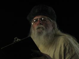 <img0*200:stuff/z/10620/11-15-08%2520Father%2520Yule%2520with%2520Clipboard/11-15-08%20312.jpg>