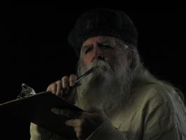 <img0*200:stuff/z/10620/11-15-08%2520Father%2520Yule%2520with%2520Clipboard/11-15-08%20315.jpg>