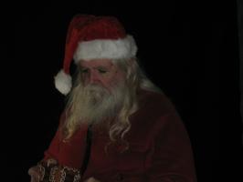 <img0*200:stuff/z/10620/11-20-08%2520Kris%2520Kringle%2520Set/11-20-08%20065.jpg>