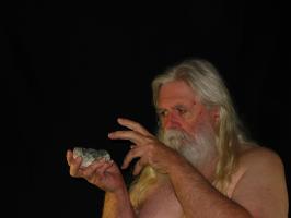 <img0*200:stuff/z/10620/11-21-08%2520Holding%2520Crystal/11-21-08%20026.jpg>
