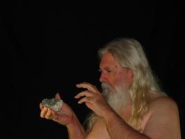 <img0*200:stuff/z/10620/11-21-08%2520Holding%2520Crystal/11-21-08%20027.jpg>