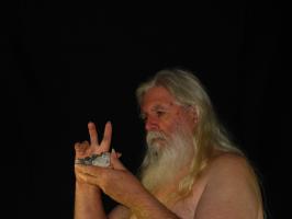 <img0*200:stuff/z/10620/11-21-08%2520Holding%2520Crystal/11-21-08%20034.jpg>
