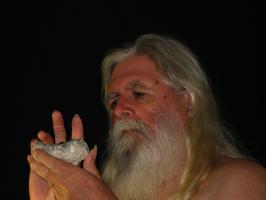 <img0*200:stuff/z/10620/11-21-08%2520Holding%2520Crystal/11-21-08%20036.jpg>