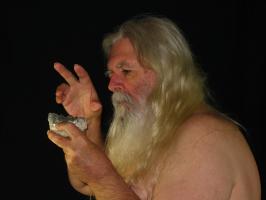 <img0*200:stuff/z/10620/11-21-08%2520Holding%2520Crystal/11-21-08%20046.jpg>