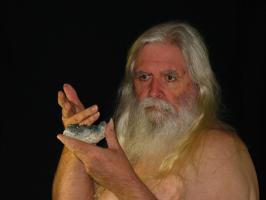 <img0*200:stuff/z/10620/11-21-08%2520Holding%2520Crystal/11-21-08%20052.jpg>