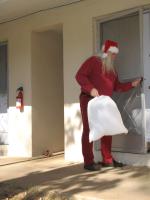 <img0*200:stuff/z/10620/11-26-09%2520Kris%2520Kringle%2520set/11-26-08%20034.jpg>