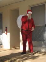 <img0*200:stuff/z/10620/11-26-09%2520Kris%2520Kringle%2520set/11-26-08%20044.jpg>