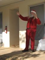 <img0*200:stuff/z/10620/11-26-09%2520Kris%2520Kringle%2520set/11-26-08%20057.jpg>
