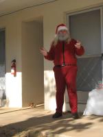 <img0*200:stuff/z/10620/11-26-09%2520Kris%2520Kringle%2520set/11-26-08%20059.jpg>