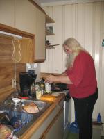 <img0*200:stuff/z/10620/11-27-08%2520Making%2520Dinner/11-27-08%20001.jpg>