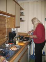 <img0*200:stuff/z/10620/11-27-08%2520Making%2520Dinner/11-27-08%20002.jpg>