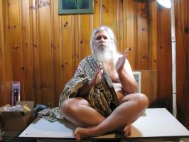 <img0*200:stuff/z/10620/8-10-08%2520Buddha%2520Poses/8-10-08%20036.jpg>