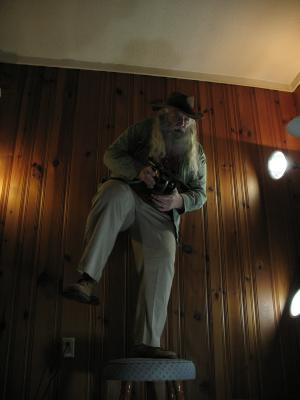 <img300*0:stuff/z/10620/Dramatic%2520Light%2520Actions%2520-%2520Costume%25204-3-09/4-3-09%20011.jpg>