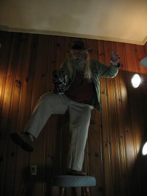 <img300*0:stuff/z/10620/Dramatic%2520Light%2520Actions%2520-%2520Costume%25204-3-09/4-3-09%20013.jpg>