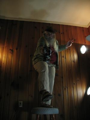 <img300*0:stuff/z/10620/Dramatic%2520Light%2520Actions%2520-%2520Costume%25204-3-09/4-3-09%20014.jpg>