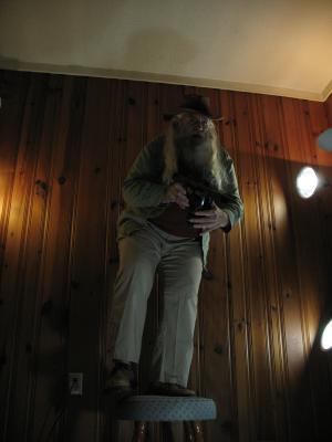 <img300*0:stuff/z/10620/Dramatic%2520Light%2520Actions%2520-%2520Costume%25204-3-09/4-3-09%20017.jpg>