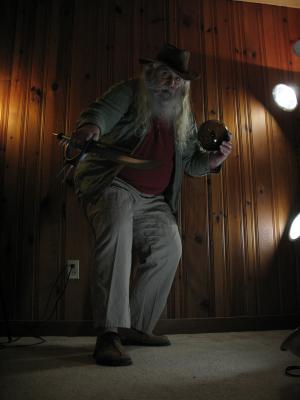 <img300*0:stuff/z/10620/Dramatic%2520Light%2520Actions%2520-%2520Costume%25204-3-09/4-3-09%20070.jpg>
