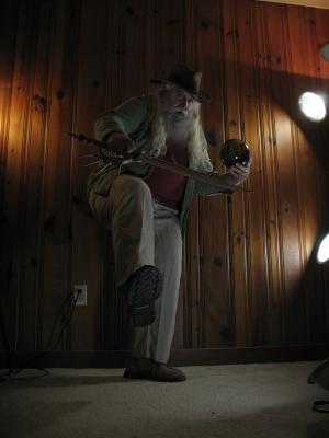 <img300*0:stuff/z/10620/Dramatic%2520Light%2520Actions%2520-%2520Costume%25204-3-09/4-3-09%20074.jpg>