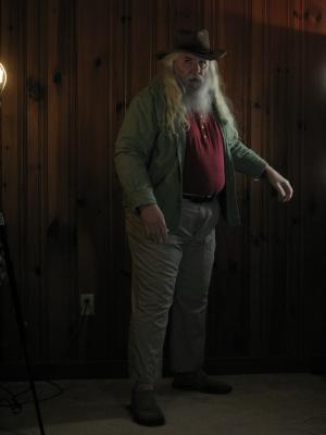 <img300*0:stuff/z/10620/Dramatic%2520Light%2520Poses%25204-4-09/4-4-09%20043.jpg>