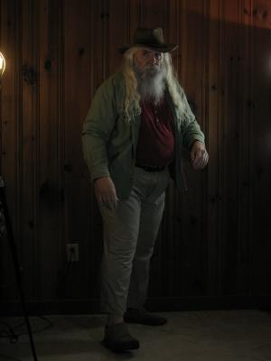 <img300*0:stuff/z/10620/Dramatic%2520Light%2520Poses%25204-4-09/4-4-09%20044.jpg>