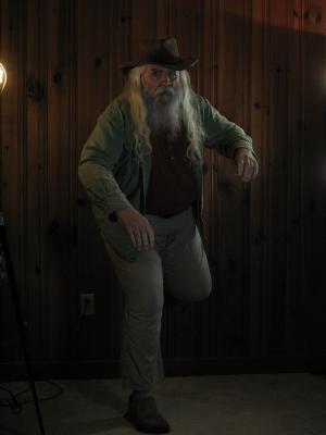 <img300*0:stuff/z/10620/Dramatic%2520Light%2520Poses%25204-4-09/4-4-09%20045.jpg>