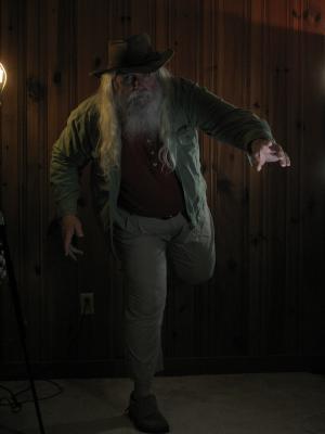<img300*0:stuff/z/10620/Dramatic%2520Light%2520Poses%25204-4-09/4-4-09%20047.jpg>