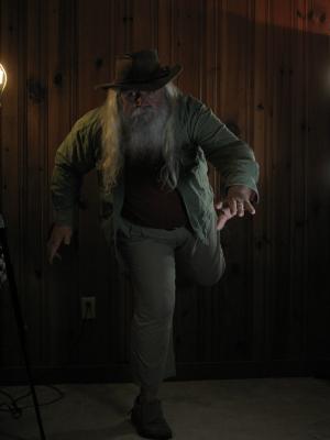 <img300*0:stuff/z/10620/Dramatic%2520Light%2520Poses%25204-4-09/4-4-09%20048.jpg>