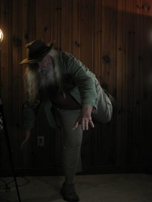 <img300*0:stuff/z/10620/Dramatic%2520Light%2520Poses%25204-4-09/4-4-09%20051.jpg>