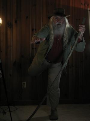 <img300*0:stuff/z/10620/Dramatic%2520Light%2520Poses%25204-4-09/4-4-09%20057.jpg>