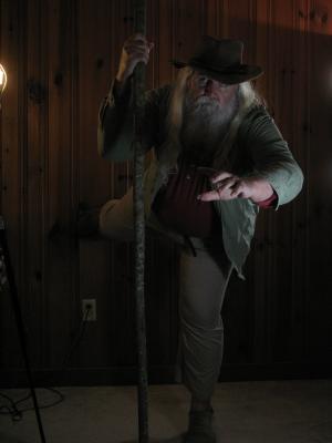 <img300*0:stuff/z/10620/Dramatic%2520Light%2520Poses%25204-4-09/4-4-09%20064.jpg>
